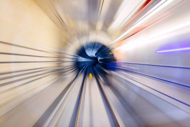 hareket ve soyut arka plan etkisi içinde Malezya kitle hızlı hızlı tünelden hareketli Transit (Mrt)