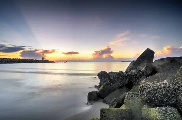 Vackra havet Visa landskap över fantastiska sunrise bakgrund — Stockfoto