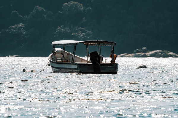 Flotadores Barcos Turísticos Amarrados Isla Pangkor Malasia — Foto de Stock