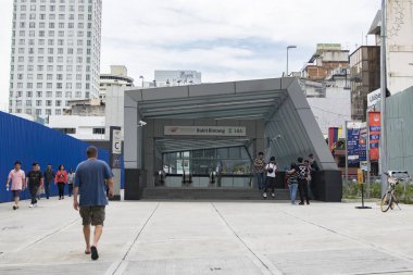 Kuala Lumpur, Malezya - Aralık 31,2017: en son toplu taşıma sistemi Klang Valley, Kuala lumpur, Malezya Bukit Bintang kitle hızlı Transit (Mrt) istasyonu girişi 