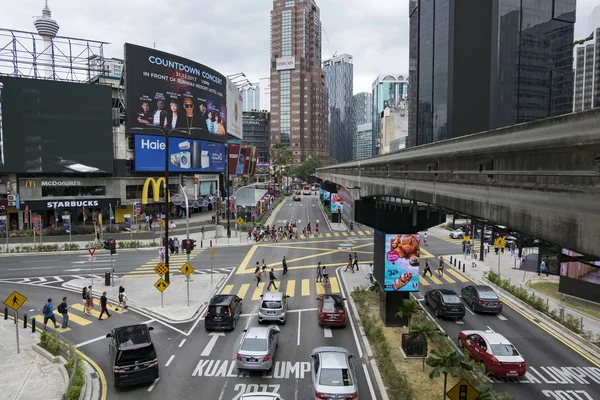 Kuala Lumpur, Malezya - Aralık 31,2017: Bukit Bintang Kuala Lumpur Altın üçgen ticaret bölgesinin bir alandır. Lüks alışveriş kompleksi ve entertaiment ile ünlü