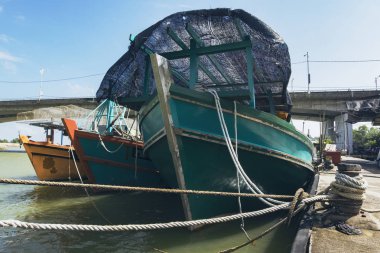 Terengganu, Malezya'da bulunan limanda palamarla balıkçı teknesi