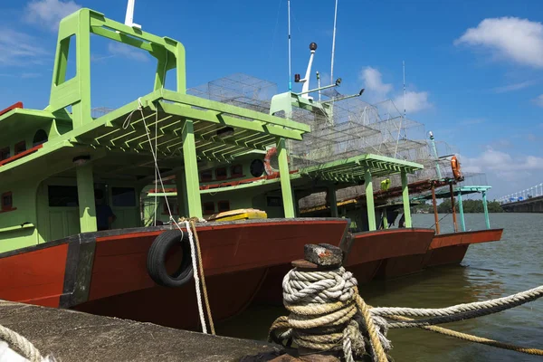 Fisherman boat moored at port located in Terengganu, Malaysia — Stock Photo, Image