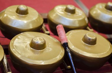 Gamelan seti Malezya 'da geleneksel malay mirası müzik enstrümanıdır.