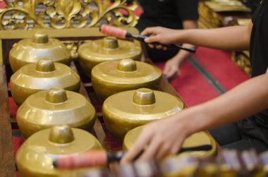 Gamelan seti Malezya 'da geleneksel malay mirası müzik enstrümanıdır.