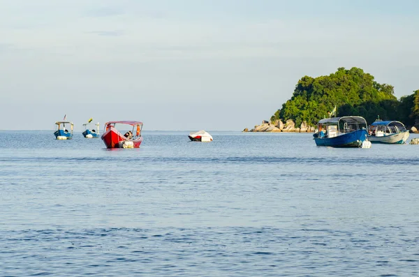 Gruppe Von Speedbooten Für Inselhoffnungsaktivitäten Die Auf Der Pangkor Insel — Stockfoto