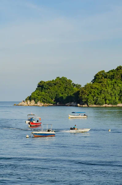 Gruppe Von Speedbooten Für Inselhoffnungsaktivitäten Die Auf Der Pangkor Insel — Stockfoto