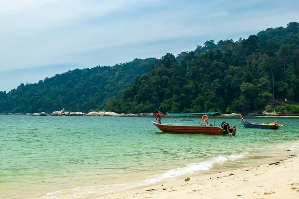 马来西亚霹雳州庞哥岛周围的自然美景 阳光灿烂 — 图库照片