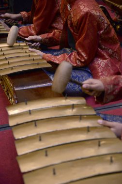 Gamelan seti Malezya 'da geleneksel malay mirası müzik enstrümanıdır.