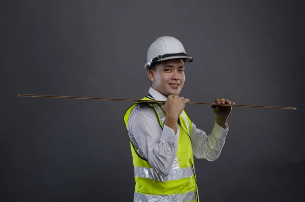 Feliz Cara Joven Ingeniero Gerente Con Casco Seguridad Blanco Celebración — Foto de Stock