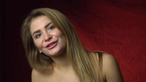 sexy žena dává ránu