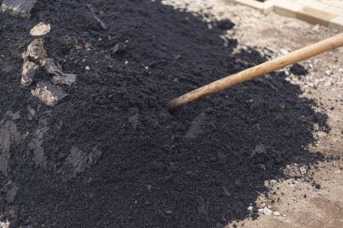 Pist inşaatı. Parkta asfalt tamiri.