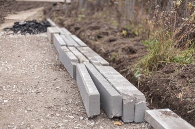 Pist inşaatı. Parkta asfalt tamiri.