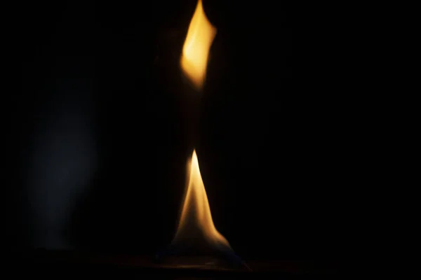 Lengua Fuego Oscuridad Encendido Oxígeno Espacio Fondo Ardiente Fuego Del — Foto de Stock