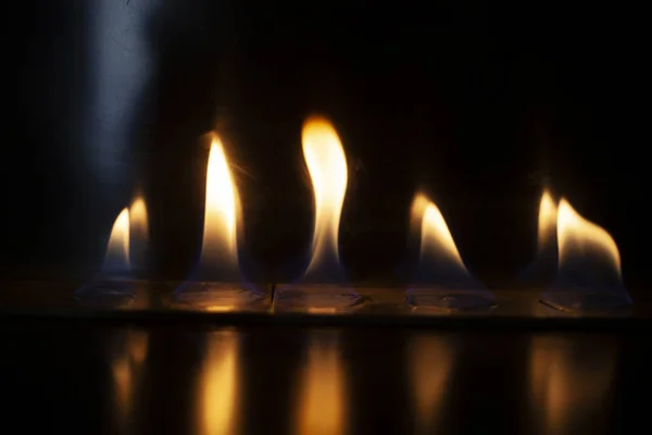 Огненный Фон Огненное Пламя Темноте Пламя Текстуры Языки Огня Поднимаются — стоковое фото