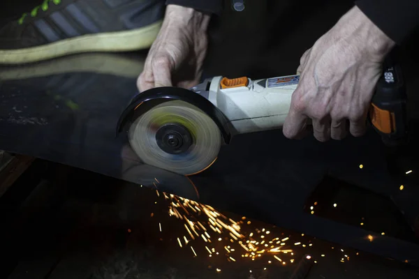 Metal Cutting Grinding Steel Work Grinder Sparks Friction Men Work — Stock Photo, Image