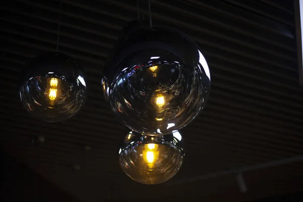 Fancy Lampes Sur Plafond Des Boules Brillantes Conception Éclairage Intérieur — Photo