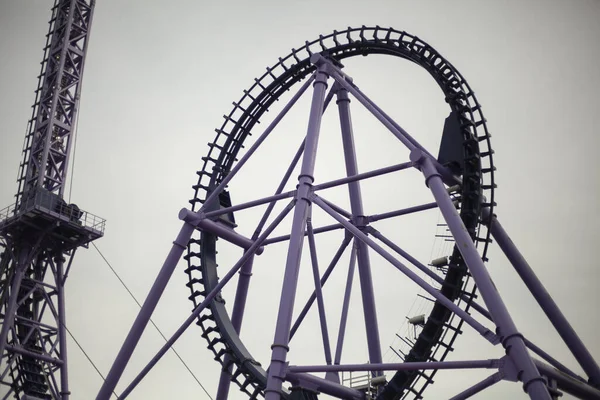 Una Montaña Rusa Parque Atracciones Relájese Diversión Diversión Para Gente —  Fotos de Stock