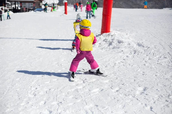 Child skiing on a hillside — Stock Photo, Image