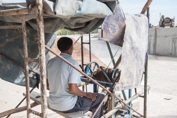 Alt denetim çelik halat inşaat sitesinde