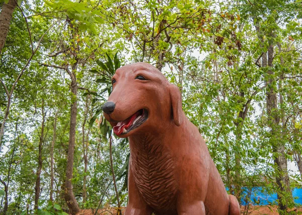 Steinstatue Eines Hundes — Stockfoto