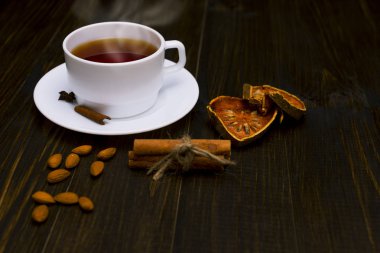 tarçın ile sıcak çay