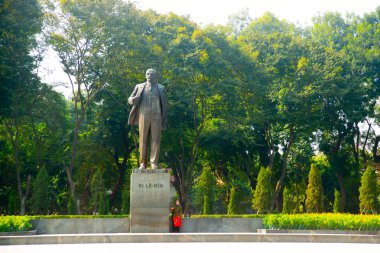 Lenin heykeli şehir Hanoi Vietnam.