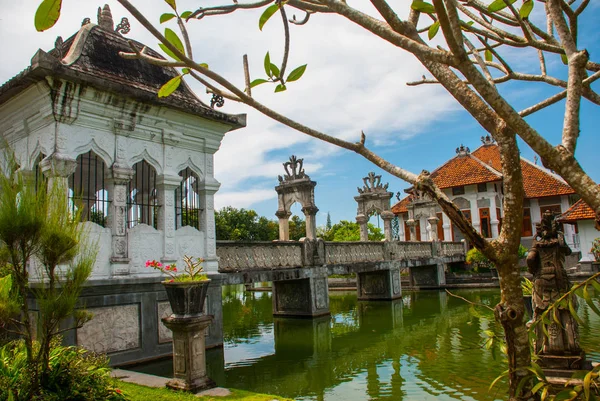 Water Palace Udjung. Bali, Indonesien — Stockfoto