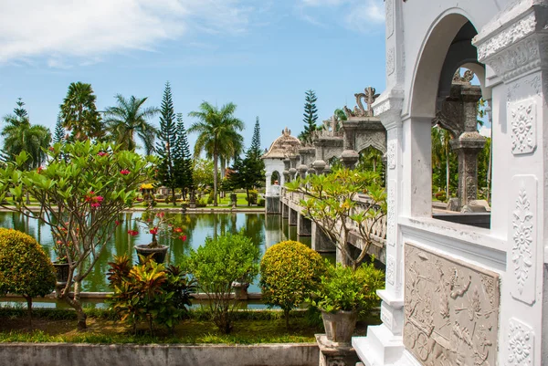 Водный дворец Уджунг. Бали, Индонезия — стоковое фото