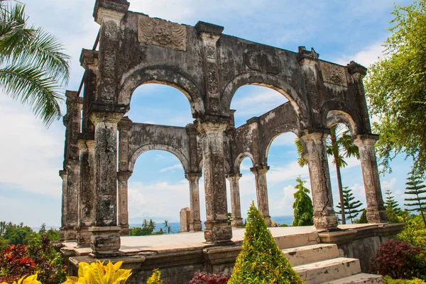 Arco. Palácio da Água Udjung. Bali, Indonésia — Fotografia de Stock