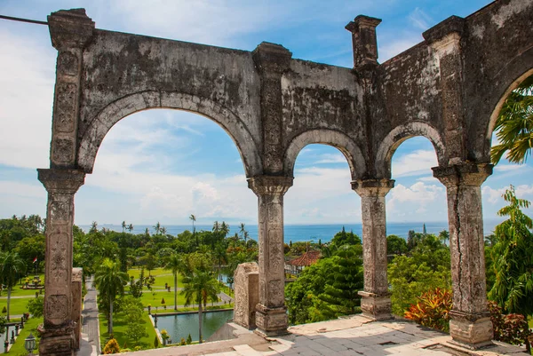 建筑学水宫 Udjung。印度尼西亚巴厘岛 — 图库照片