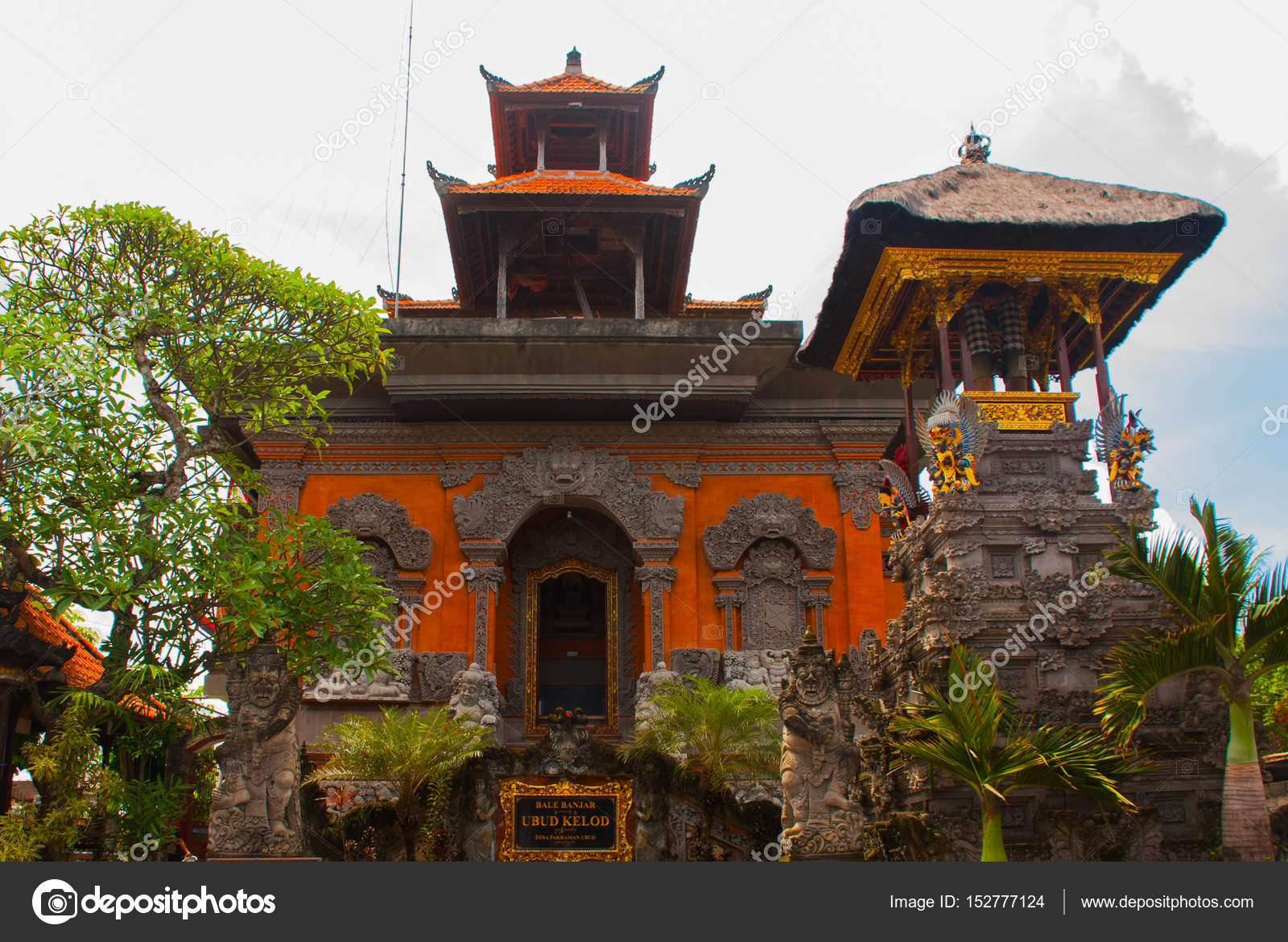  Porte  balinaise fa ade du temple  Ubud Bali  