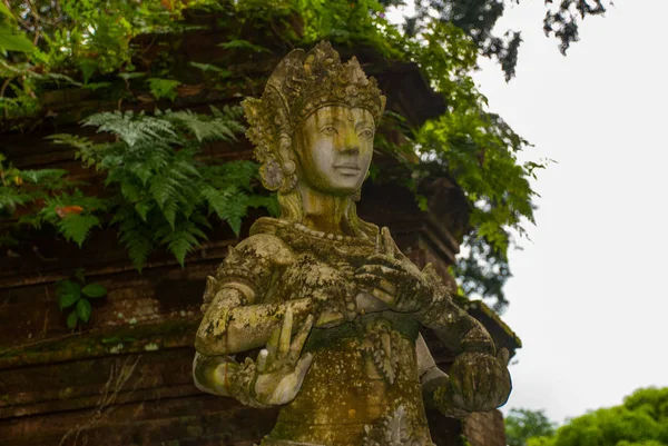 Escultura no parque Tirta Gangga, Karangasem, Bali, Indonésia . — Fotografia de Stock