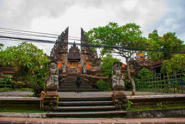 Temple Pura Pusen. Ubud, Bali, Indonésie . — Photo