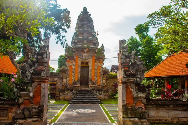 Balijšitna – vstupní brána chrámu. Ubud, Bali, Indonésie. — Stock fotografie