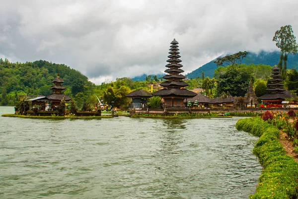 Pura Ulun Danu Batur temple. Bali, Indonesia. — Stock Photo, Image