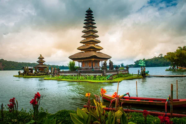 Pura Ulun Danu Batur temple. Bali, Indonesia. — Zdjęcie stockowe