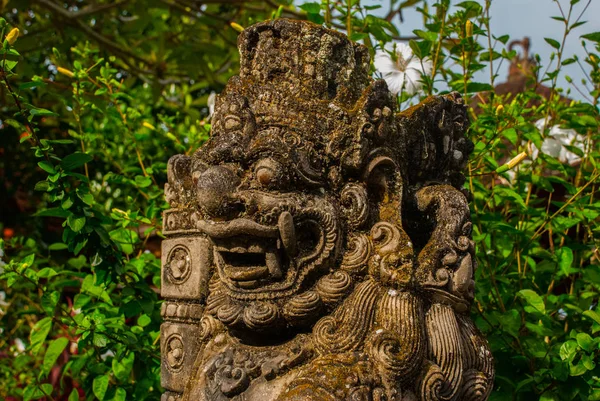 Traditional Balinese sculpture spirit stone. — Stock Photo, Image