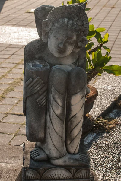 Tradycyjne Balijski kamień rzeźba kobiety. — Zdjęcie stockowe