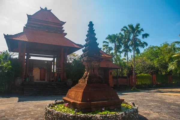 Piękny Balijski budynek Tanjung Benoa. Nusa Dua, Bali — Zdjęcie stockowe