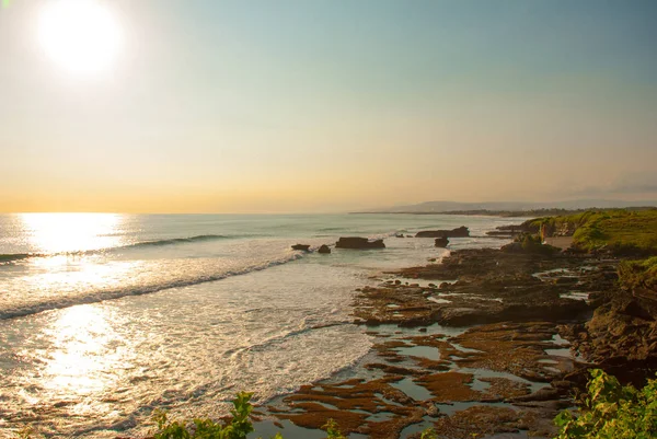 Bellissimo paesaggio con mare al tramonto . — Foto Stock