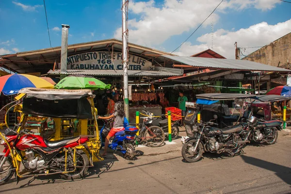 フィリピンの首都マニラの家のローカル通り — ストック写真