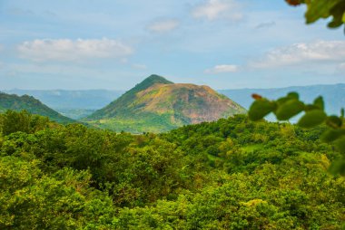 Taal Volkanı Manila, Filipinler kuzeyinde Luzon adasında