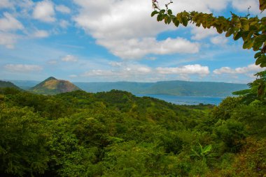 Taal Volkanı Manila, Filipinler kuzeyinde Luzon adasında