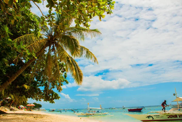 La playa tropical de arena blanca de Panglao Island, Bohol. Filipinas —  Fotos de Stock