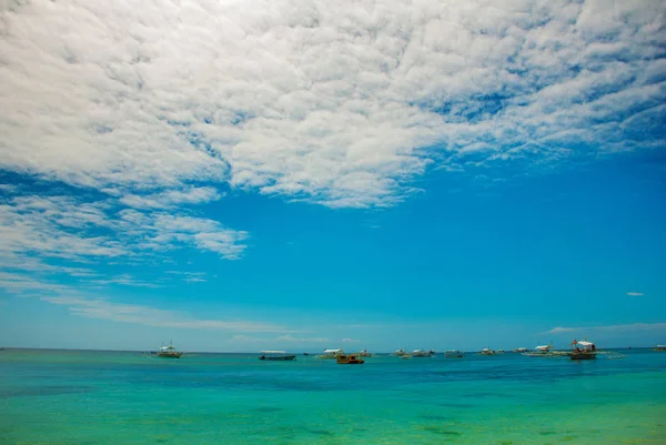 Barcos en el mar, paisaje. Isla, Bohol. Filipinas —  Fotos de Stock