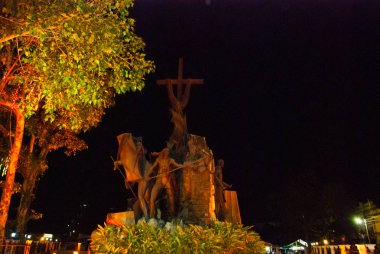 Cebu anıt miras. Filipinler gece