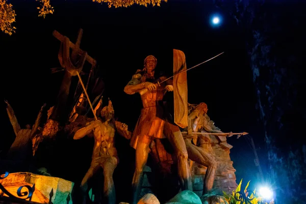 Le patrimoine du monument de Cebu. Philippines nuit — Photo
