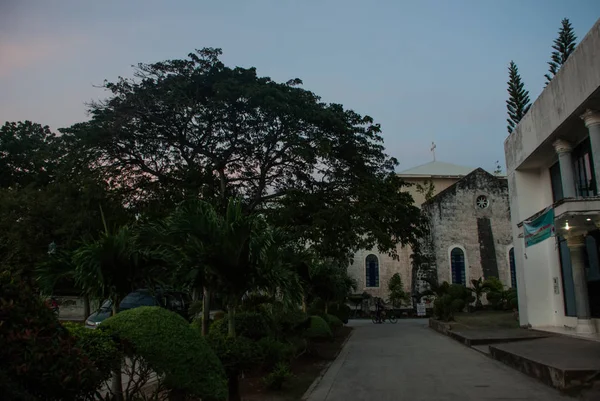 Eglise catholique Notre-Dame de l'Immaculée Conception à Oslob, Sebu, Philippines — Photo