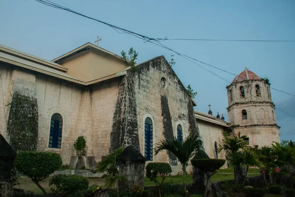 我们的夫人在 Oslob 的纯洁的概念天主教教堂在 Sebu, 菲律宾 — 图库照片
